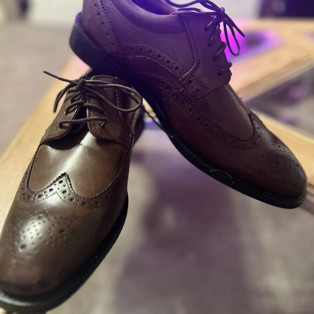 NWOB Rockport Wingtip Perforated Brogue Men's Brown Leather Oxfords 9.5W - Picture 4 of 16